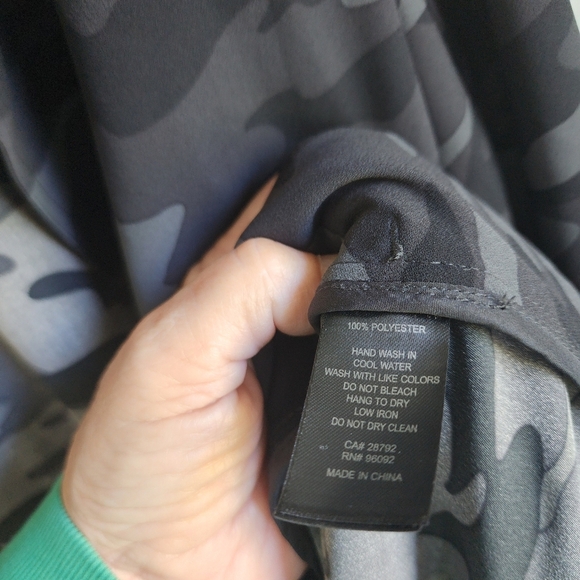 500 Maison Cinqcent Black Camoflauge Open Front Wrap Jacket With Belt Sz Small - Picture 5 of 8